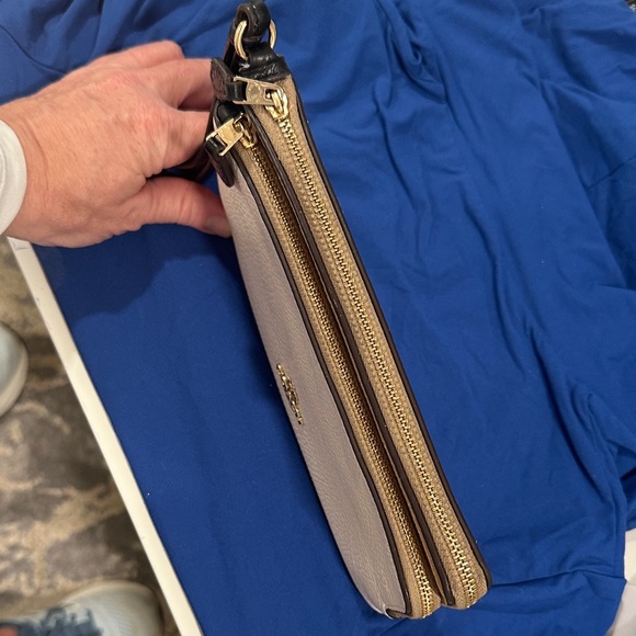 Coach Ivory and Tan Leather Wristlet - Picture 4 of 9